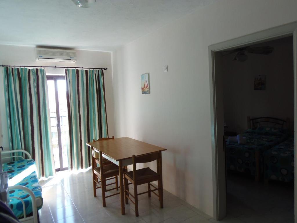 White Dolphin Complex Hotel apartamentowy