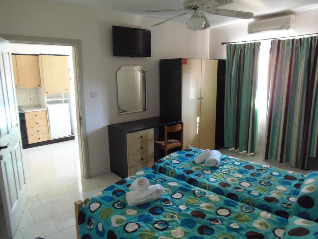 White Dolphin Complex 3*