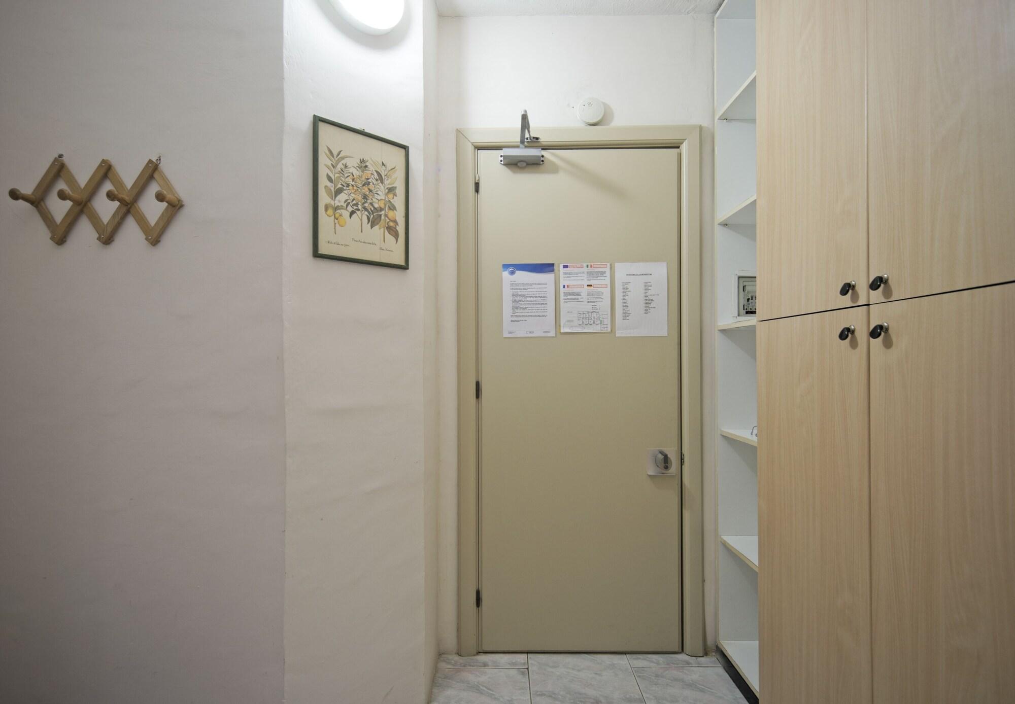 White Dolphin Complex Appart hôtel 3*